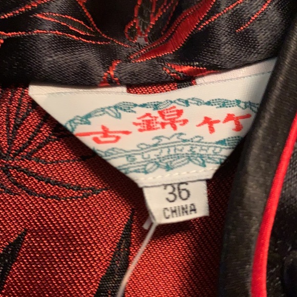 Never worn beautiful long silk dress with traditional Chinese high slits - Picture 3 of 5